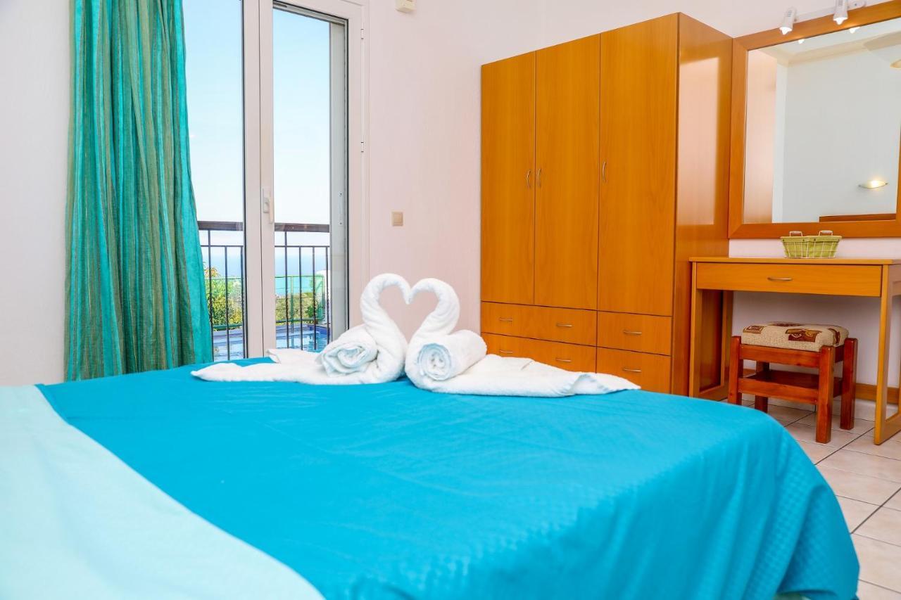 Villa Mitzelos Moni Evaggelistrias Екстер'єр фото