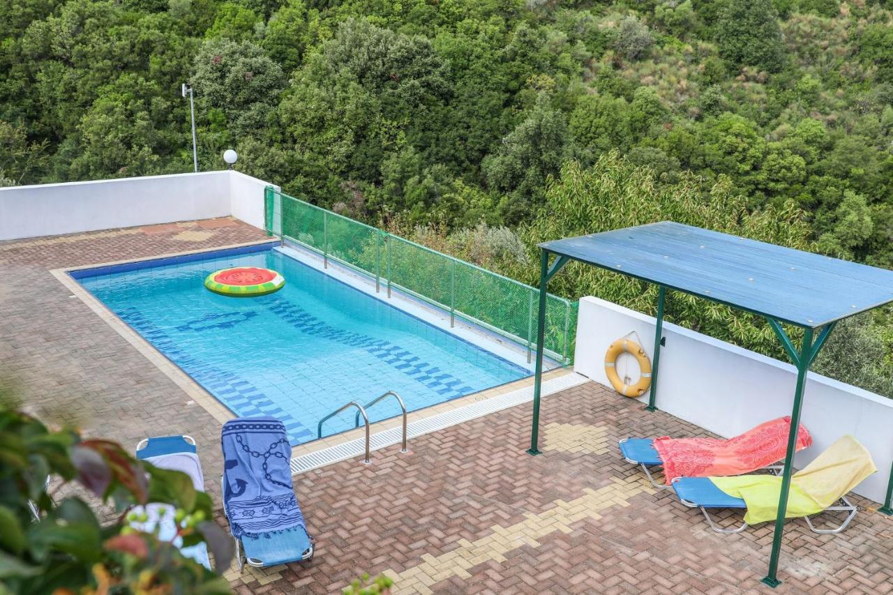 Villa Mitzelos Moni Evaggelistrias Екстер'єр фото
