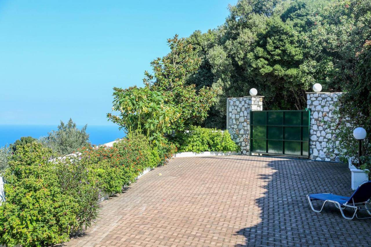 Villa Mitzelos Moni Evaggelistrias Екстер'єр фото
