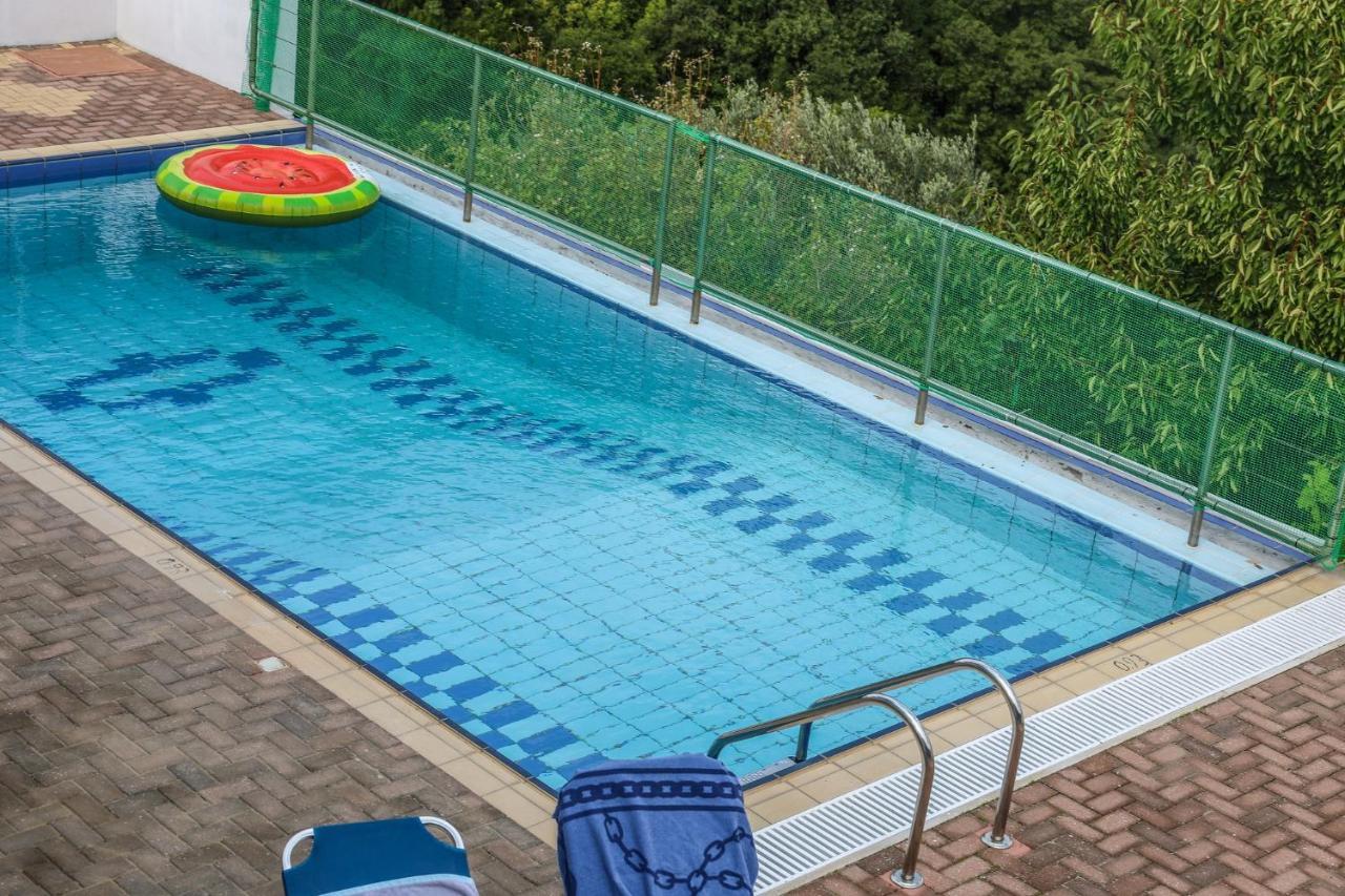 Villa Mitzelos Moni Evaggelistrias Екстер'єр фото