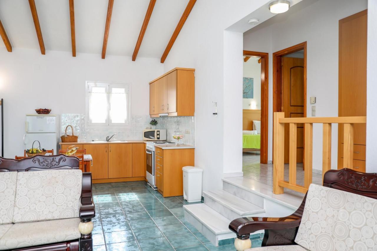 Villa Mitzelos Moni Evaggelistrias Екстер'єр фото