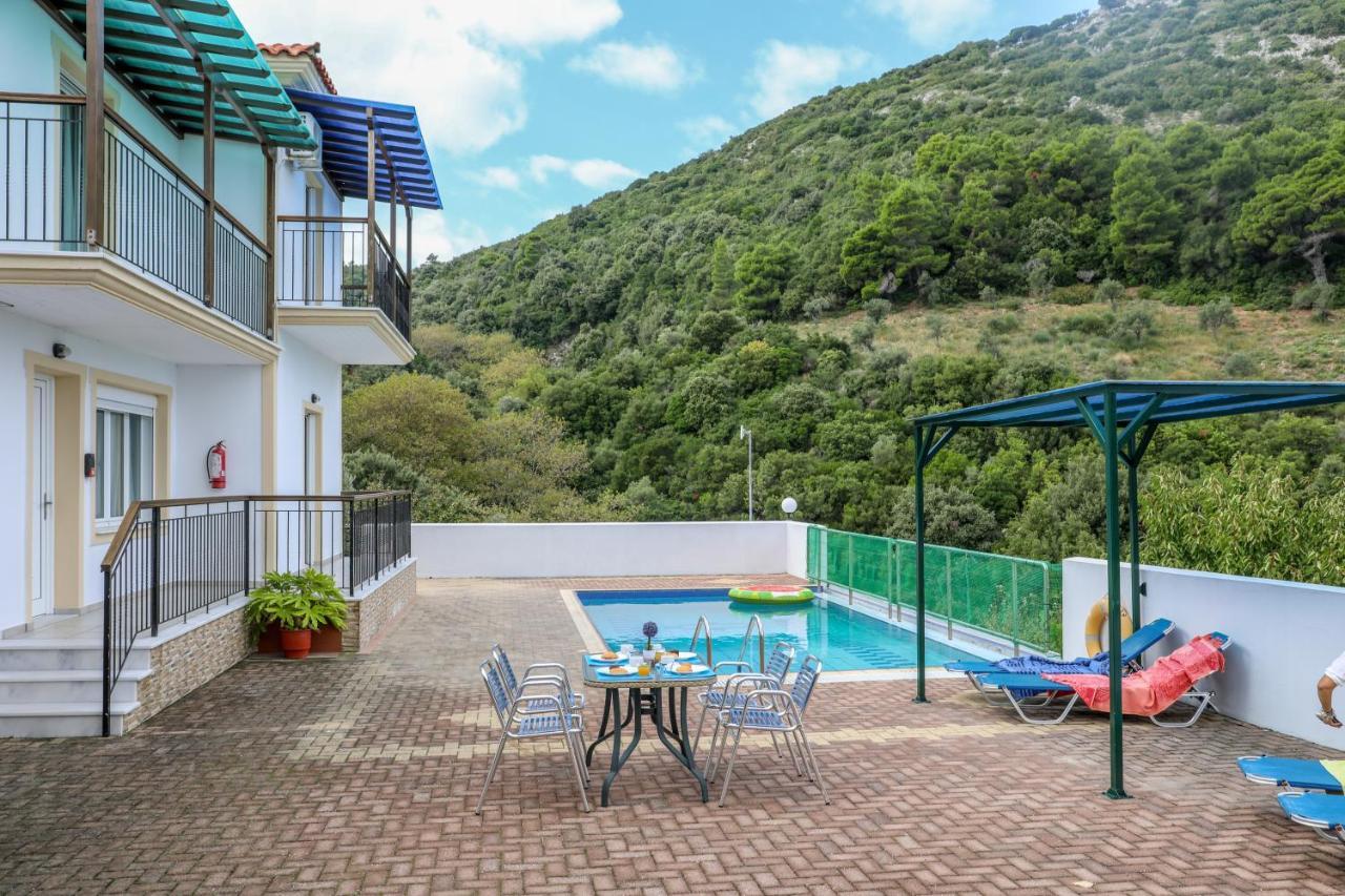 Villa Mitzelos Moni Evaggelistrias Екстер'єр фото